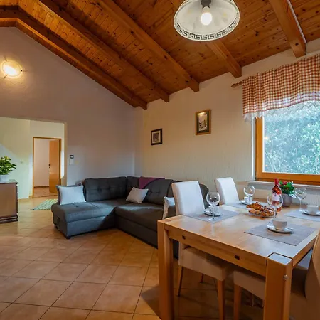 펜션 Garden House Kablar 풀라