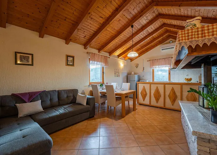 Semesterbostad Garden House Kablar